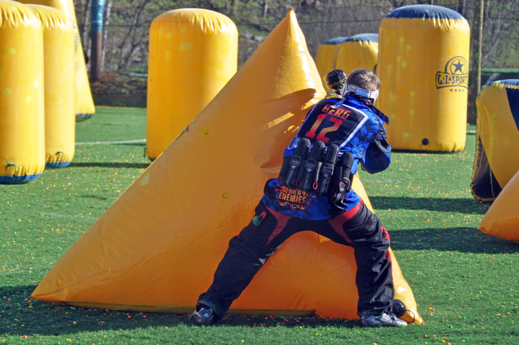 I paintball gjelder det ikke å bli truffet. Her fra turneringa i Bamle. (Foto: Chris Robert Pettersen)