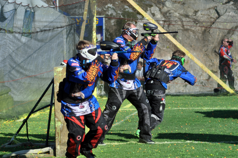 Laget fra Vik rykker fram i en av kampene som ble spilt under turneringen i Bamle. (Foto: Chris Robert Pettersen)