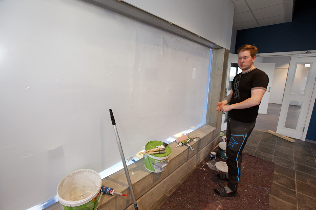 Saltvannsakvariet skal være klart til åpningsdagen, lover Jens Martin Olsen.