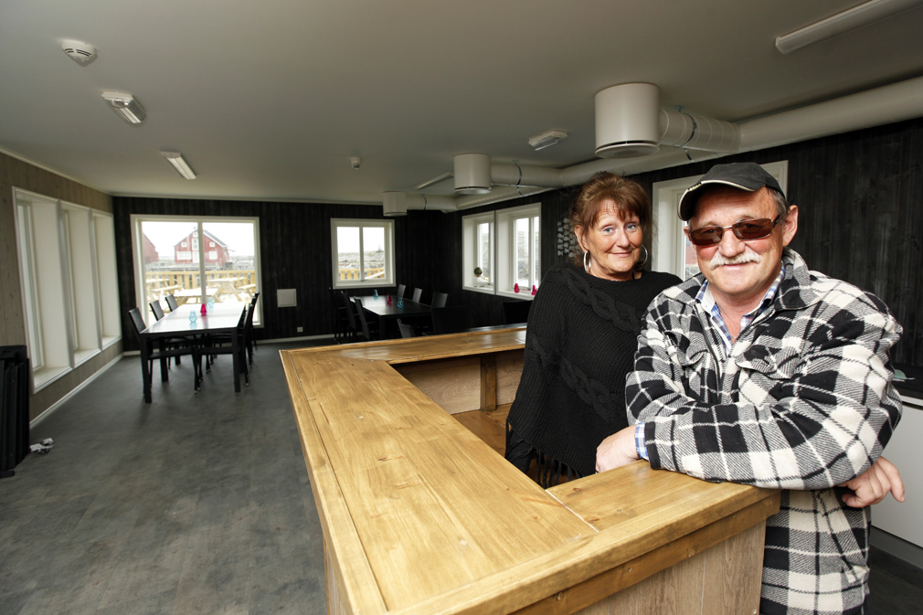 Her åpner Lillian og Nils pub og kafé St.Hans. Lokalet har plass for 60 gjester, pluss enda flere på plattingen utenfor.