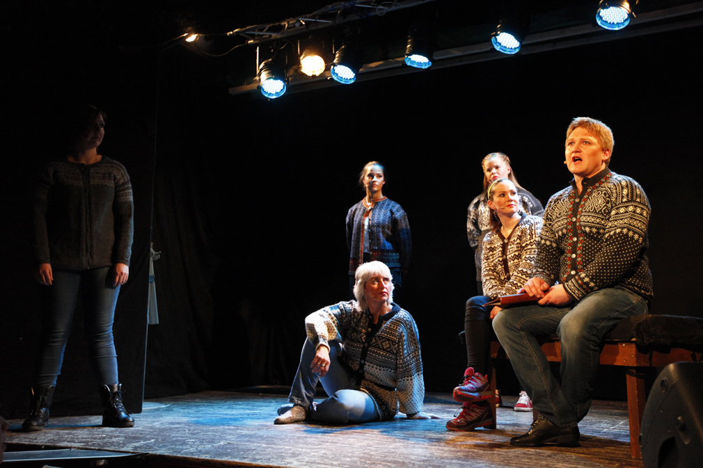 Til ettertanke: Visa "Ferr ikke længe sia" med Torunn og Øivind Strøm som solister.