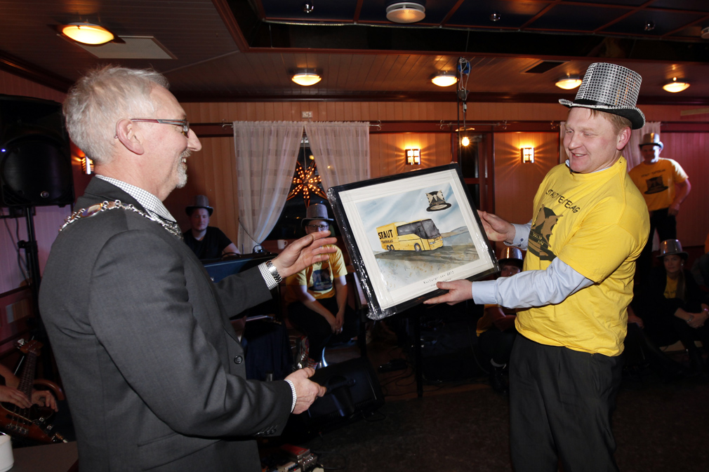 - Det er utrolig artig å få en sånn pris, sa leder Øivind Strøm i Staut teaterlag, da han mottok Flatanger kommunes kulturpris av ordfører Olav Jørgen Bjørkås.