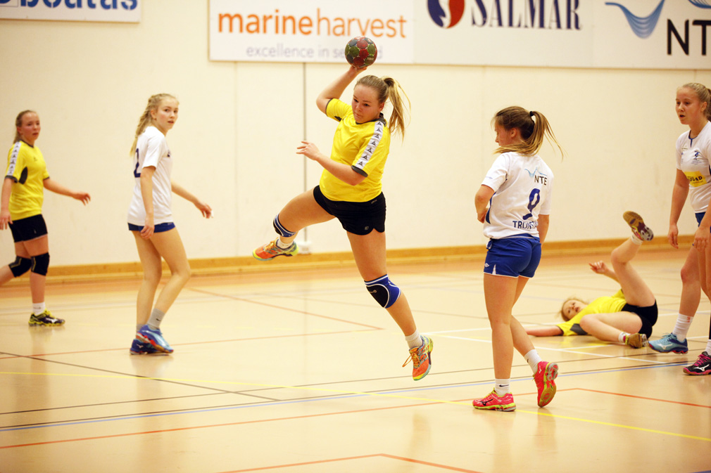 Susanne Aune Edvardsen var en av Flatangers målscorere, men hadde dessverre ikke hell med dette skuddet.