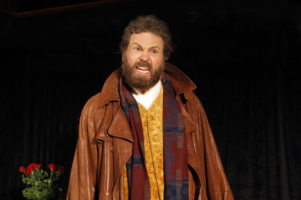 Børre Sivertsen som "bjørnen" Oscar Løvenskjold spilte på mange strenger, og var overbevisende i sin rolletolkning.