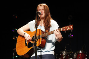 Annie Rein Havn går videre med Adeles "Someone like you".