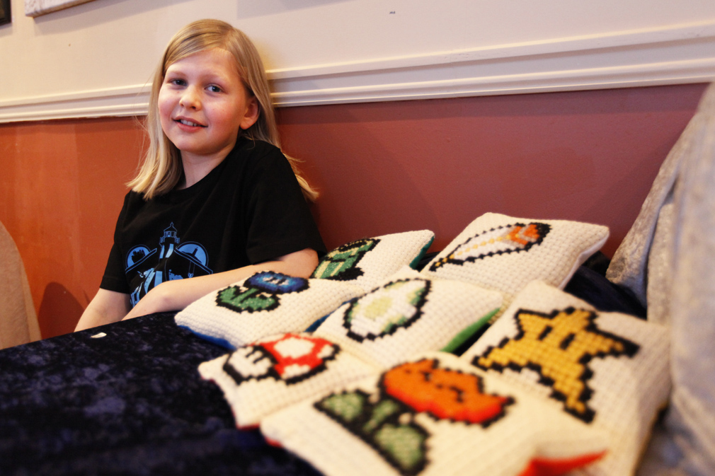 Lavrans Lein lette etter motiv, da han fant ut at Mario-figurer gjorde seg godt på puter.