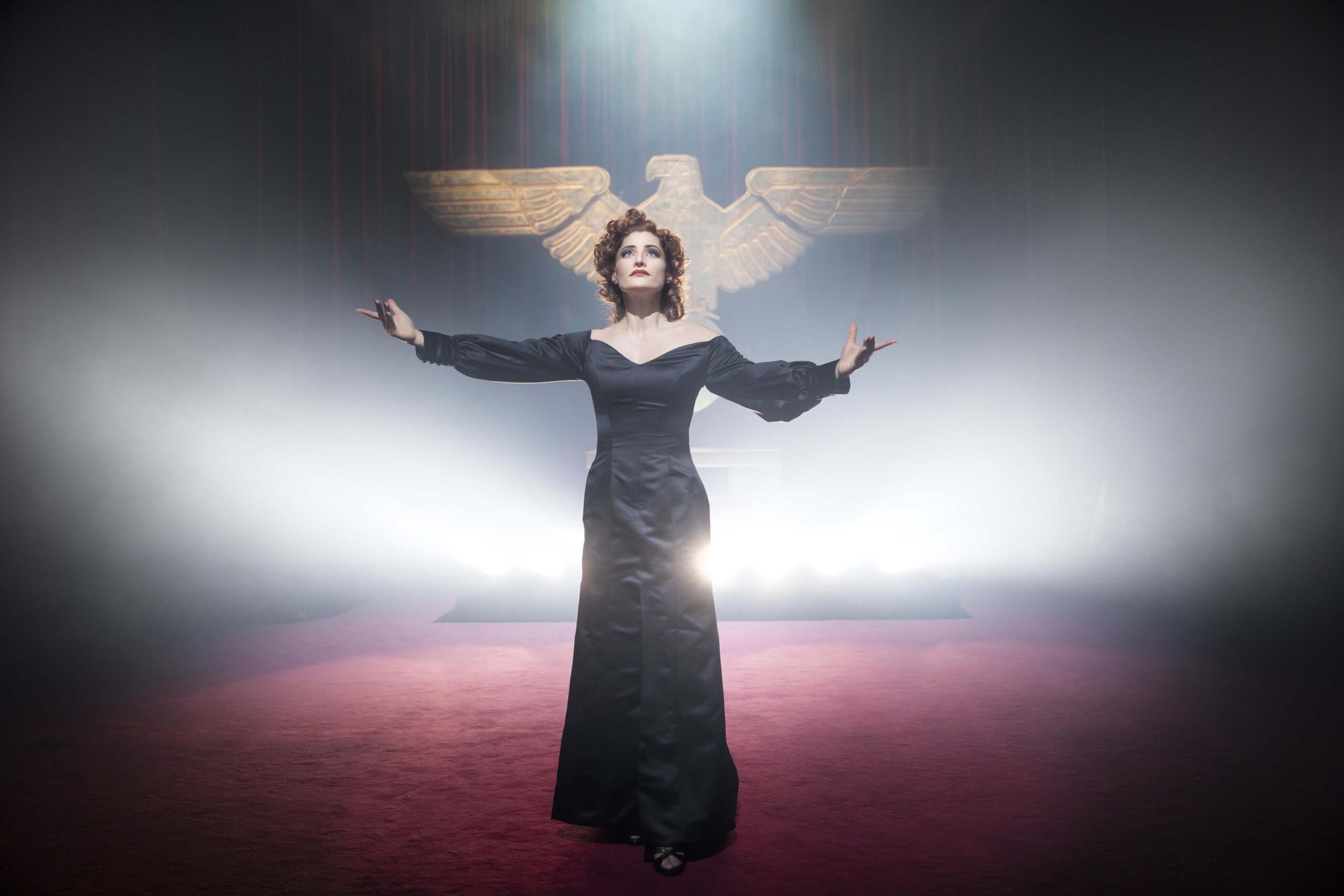 Julia Küster som Zarah Leander. Foto: Markus Gårder.