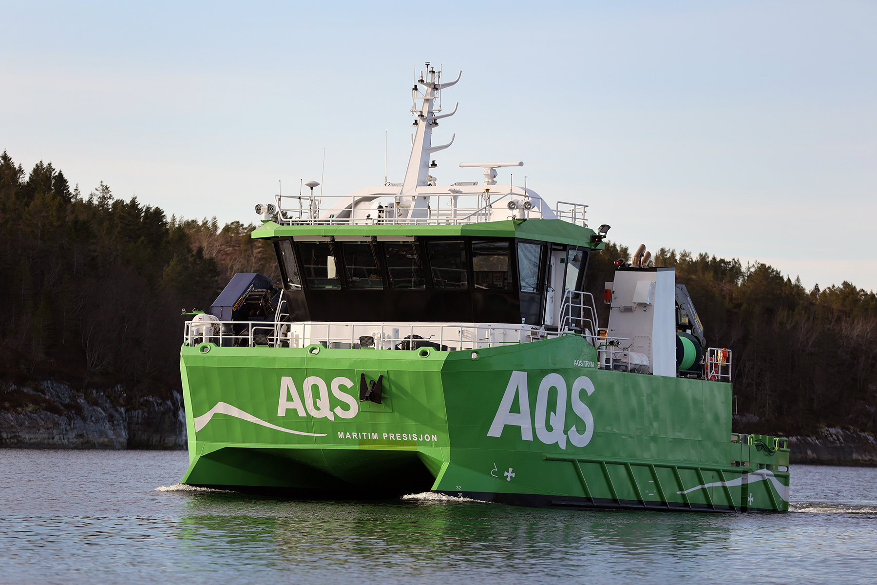 AQS Trym er en kompakt kraftkar p&aring; 18,5 meter, og tirsdag seilte nyb&aring;ten for f&oslash;rste gang inn til Lauvsnes.