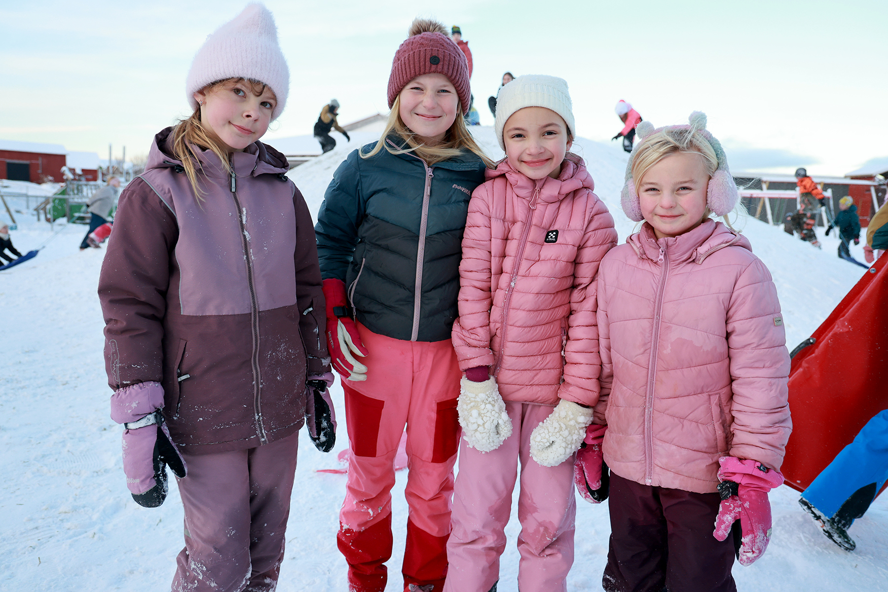Melissa (til venstre), Jenny, Lotta og Nora var skj&oslash;nt enige om at det var topp med sn&oslash;!