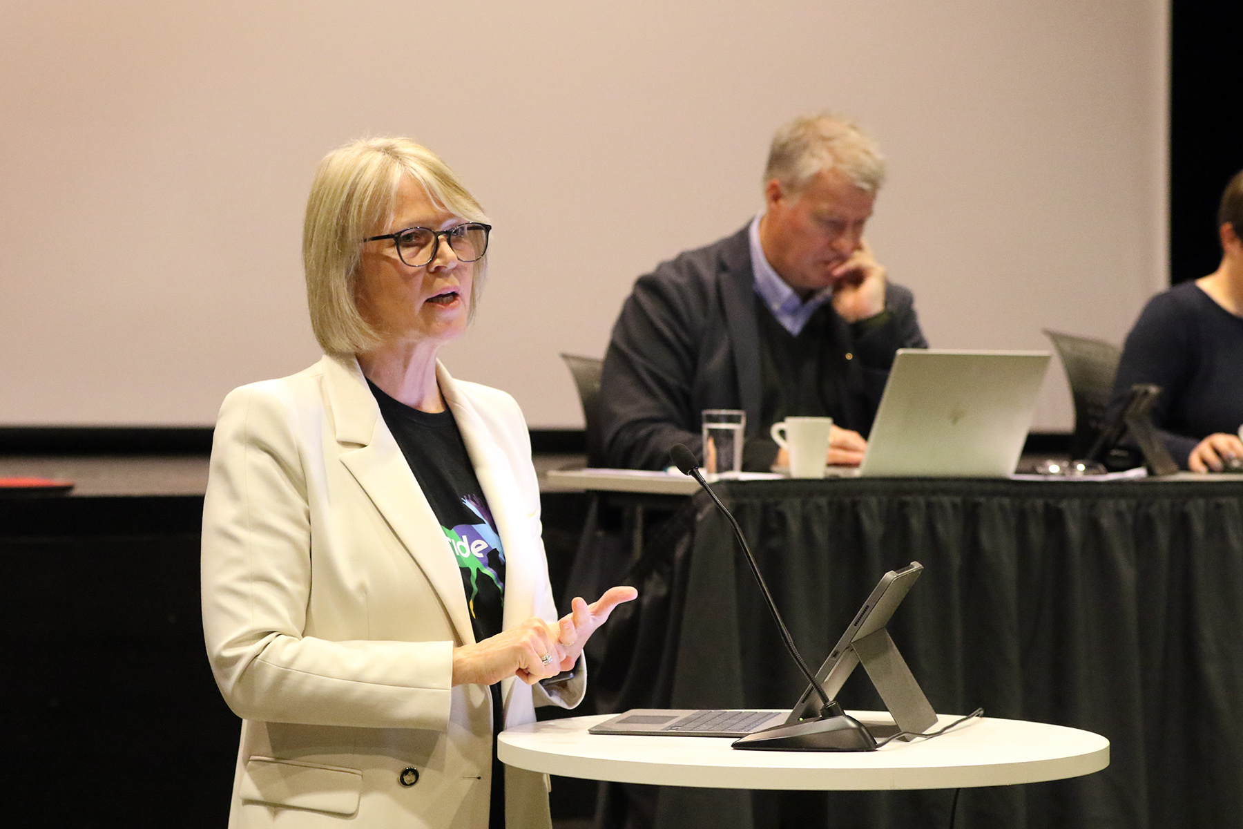 - Samtlige skoler er fortsatt er i spill, sa Aps Arnhild Holstad.