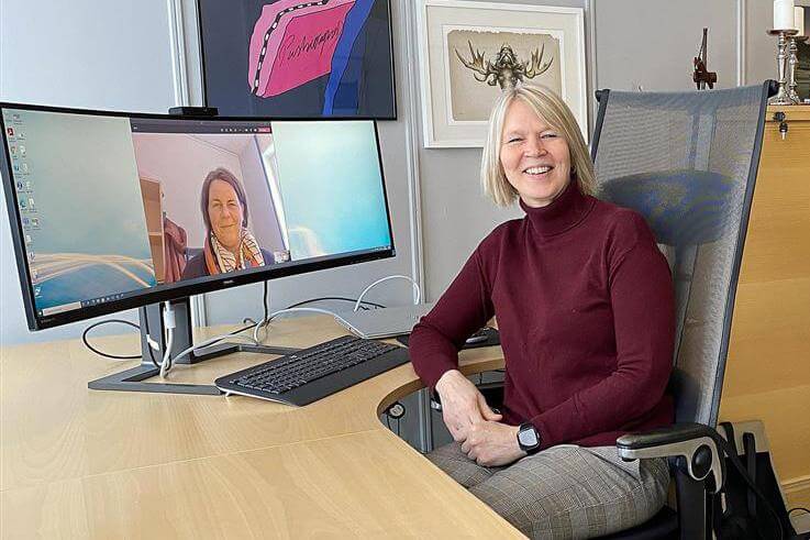 Namsos-ordfører Arnhild Holstad og kommuneoverlege Anita Carlson takker innbyggerne for måten de har håndtert koronasmitten på. (Foto: Ole Morten Melgård, Namsos kommune)