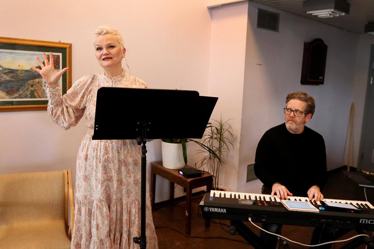 Astri Hansen Juvik og Terje Tranaas ga publikum en fin stund mandag kveld.