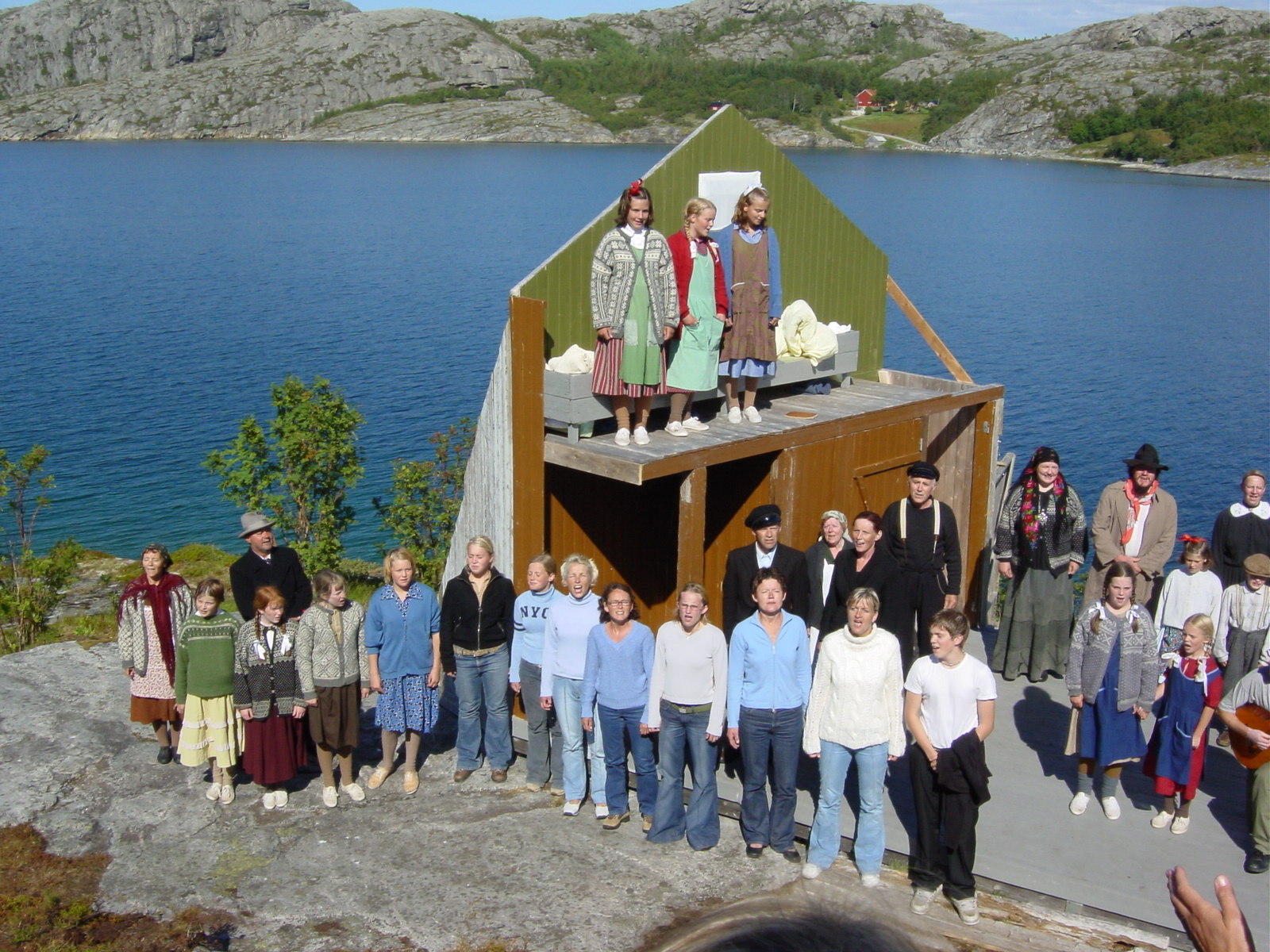 &laquo;Inga fr&aring; &oslash;ya&raquo; skal settes opp igjen p&aring; Vikholmen, og teaterlaget f&aring;r 195.000 kroner i st&oslash;tte fra kommunens utviklingsfond. (Foto: Privat)