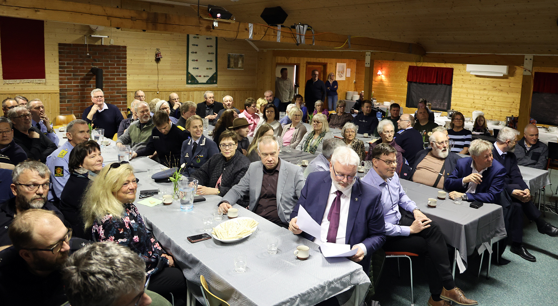 Det var dekket på til 100 gjester på Hårnesmoen fredag.