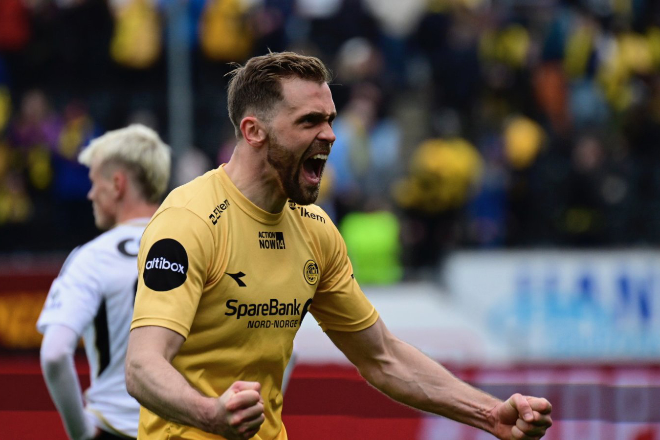 Brede Moe jubler etter at Glimt slo Rosenborg 3-2 p&aring; Aspmyra. (Foto: Kent Even Grundstad, Bod&oslash;/Glimt)