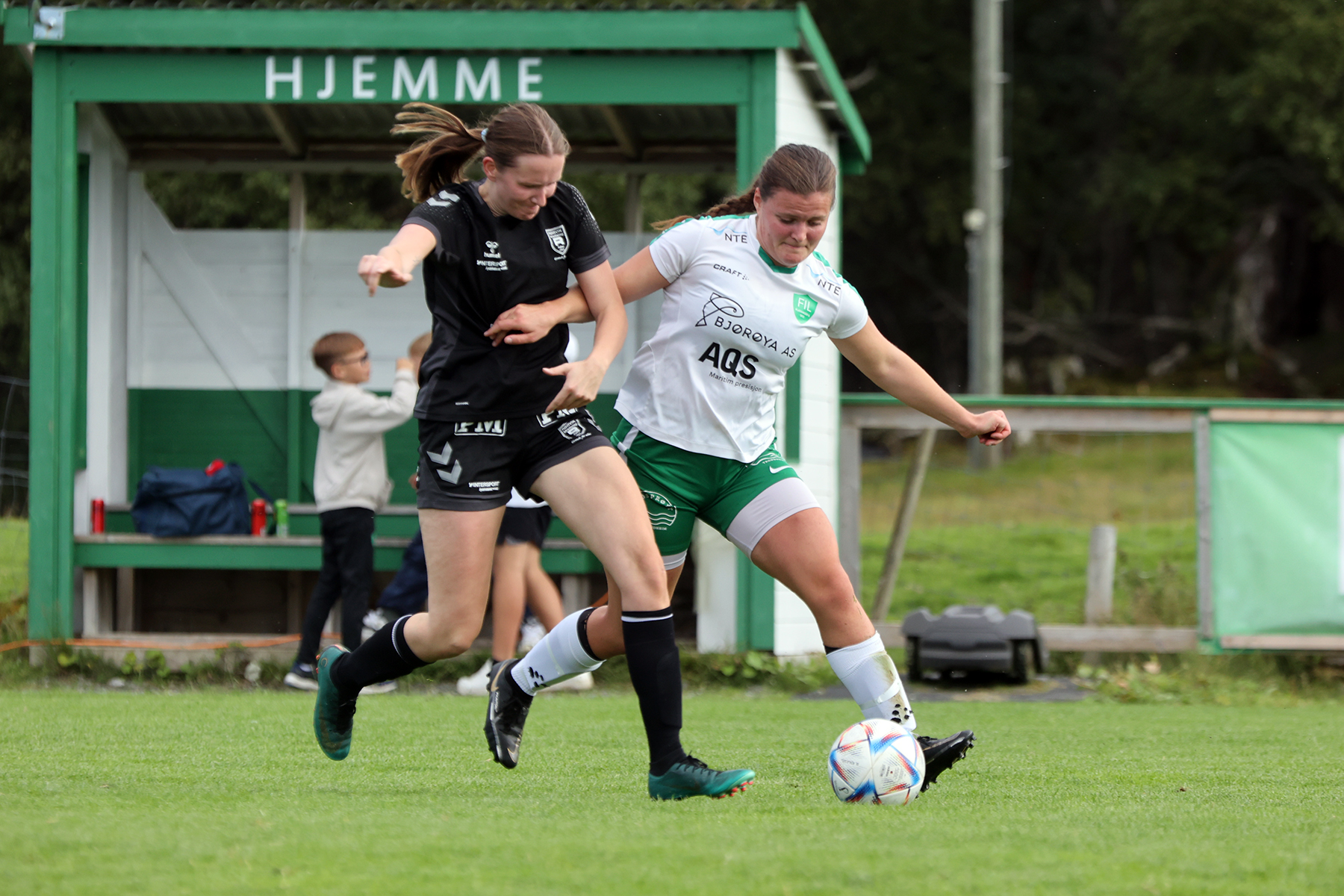 Lisbeth Kammen (tidligere Finanger) i kamp mot en R&oslash;rvik-angriper.
