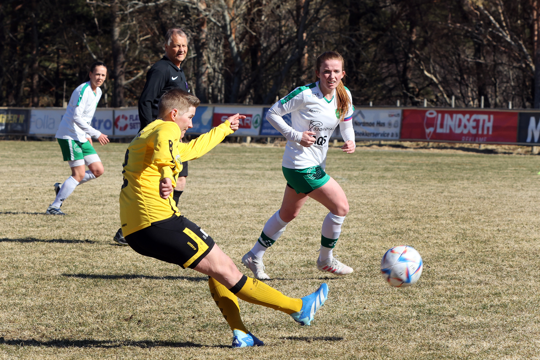 - Jeg er stolt av laget, sier kaptein Julie Devik Leithe.