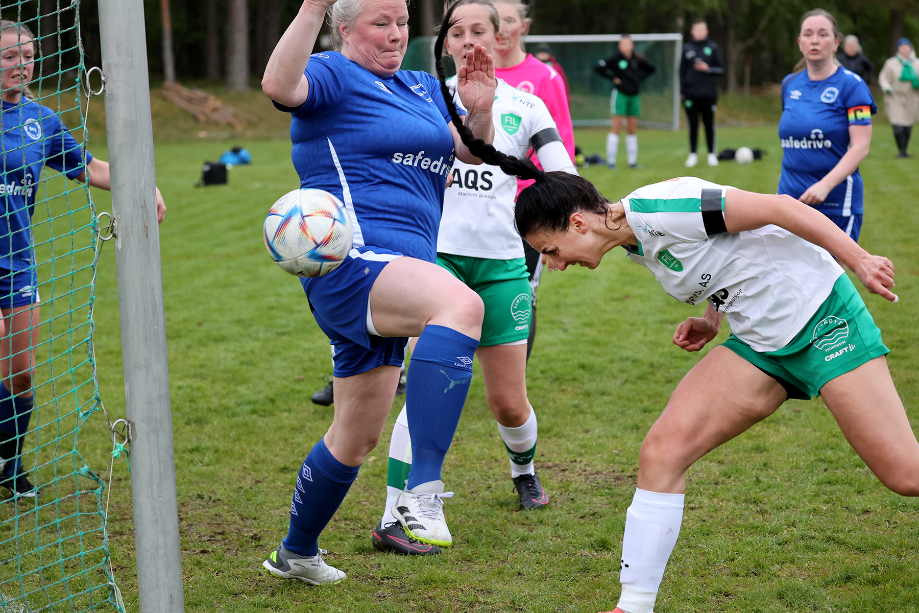 Med denne headinga sikret Victoria Bentzen Flatangers femte m&aring;l.