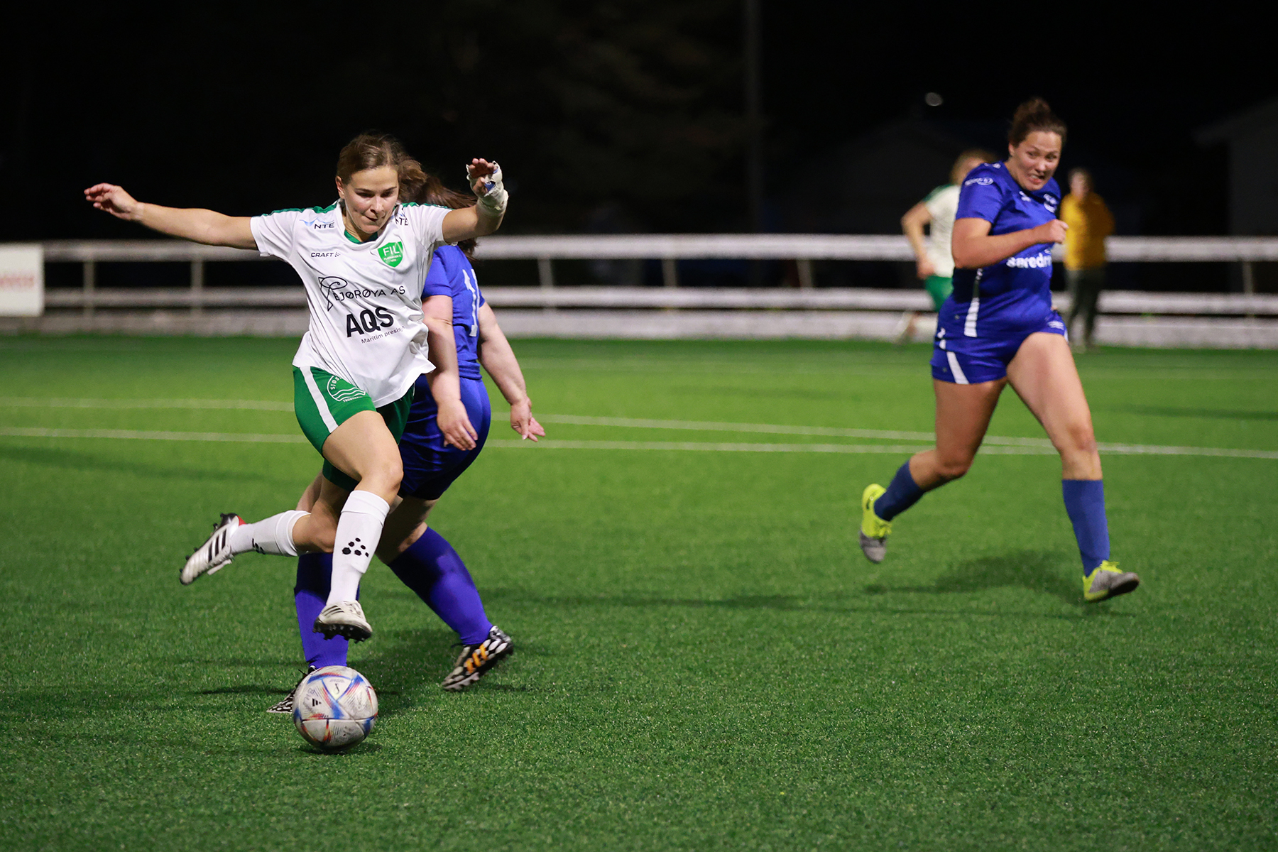 Flere kan fly. Kommer det et Bangsund-bein i veien, er det bare &aring; hoppe over, tenkte Hilde L&aelig;nd.