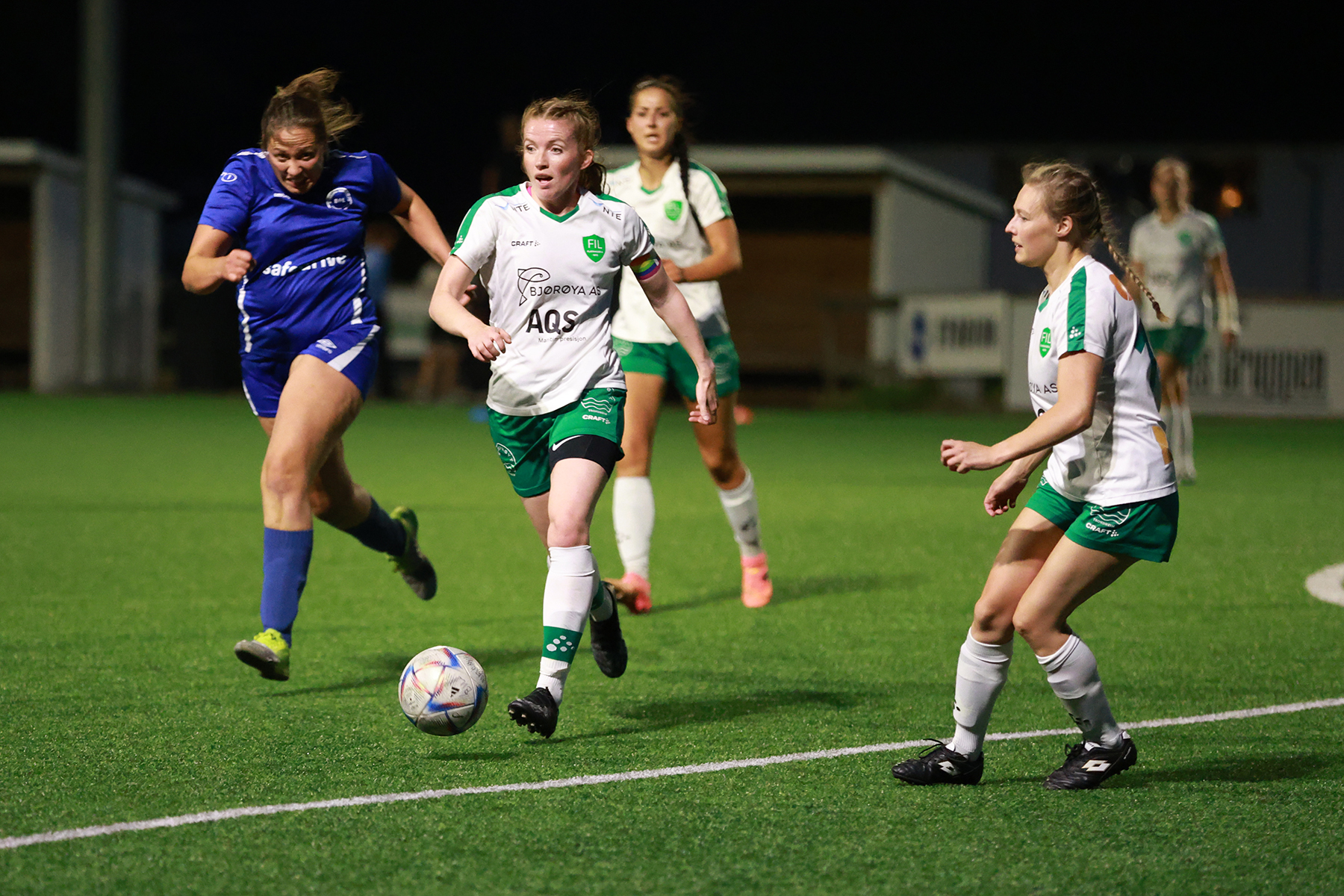 Det skal godt gj&oslash;res &aring; l&oslash;pe fra Julie Devik Leithe n&aring;r hun setter opp farten...