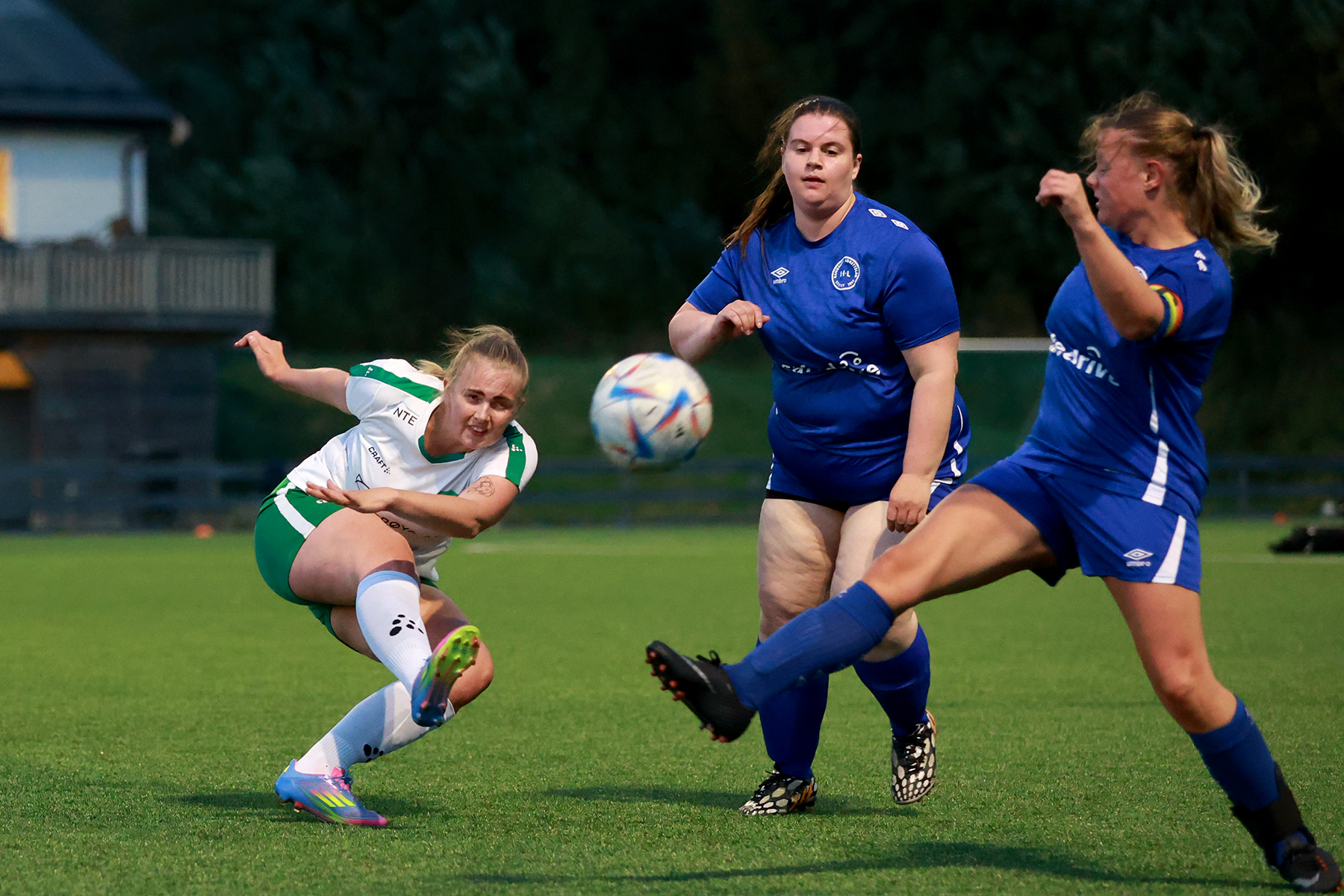 Skuddfoten er det ikke noe i veien med. Signe Jakobsen er tilbake for fullt, to m&aring;neder etter at hun f&oslash;dte.