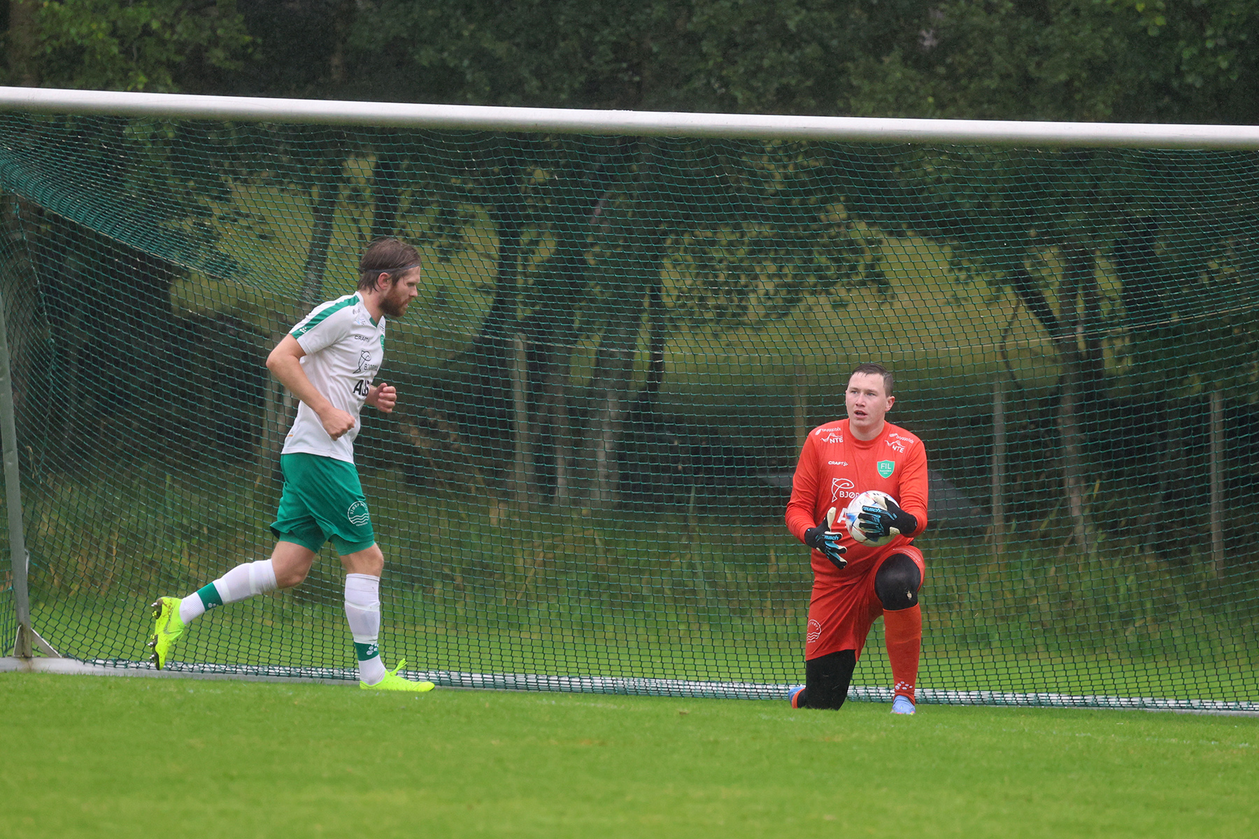Solid forsvars- og keeperarbeid i lørdagens kamp. Midtstopper Karl Ivar Dahle Høstland og keeper Mikael Strand holdt buret reint.