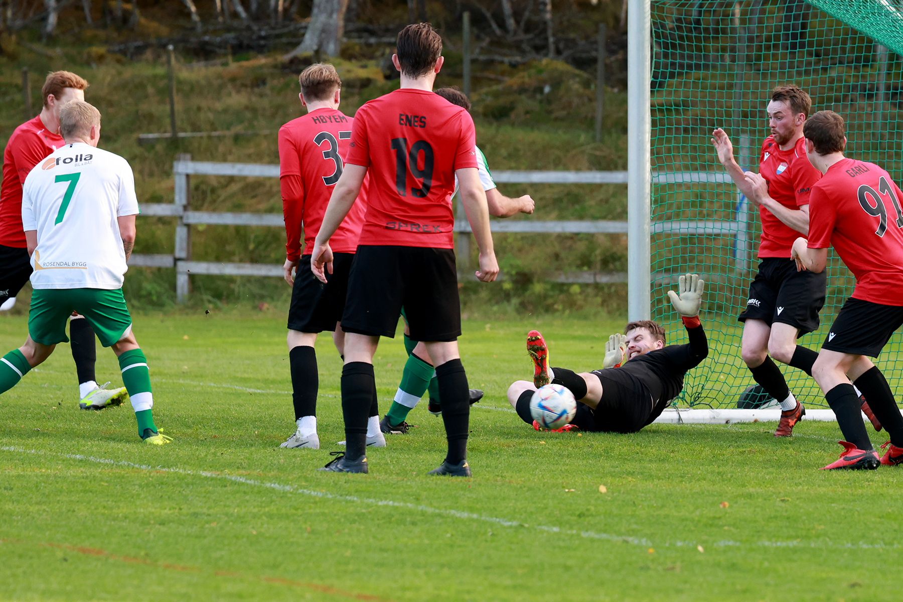 Sjansene for Flatanger florerte. Men selv om keeperen ble satt ut av spill, var det andre p&aring; linja.