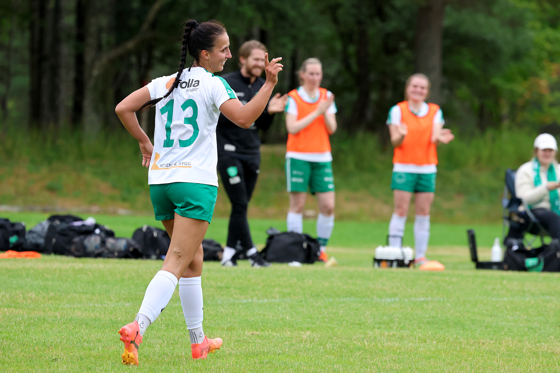 Victoria Bentzen jubler etter sin skåring.