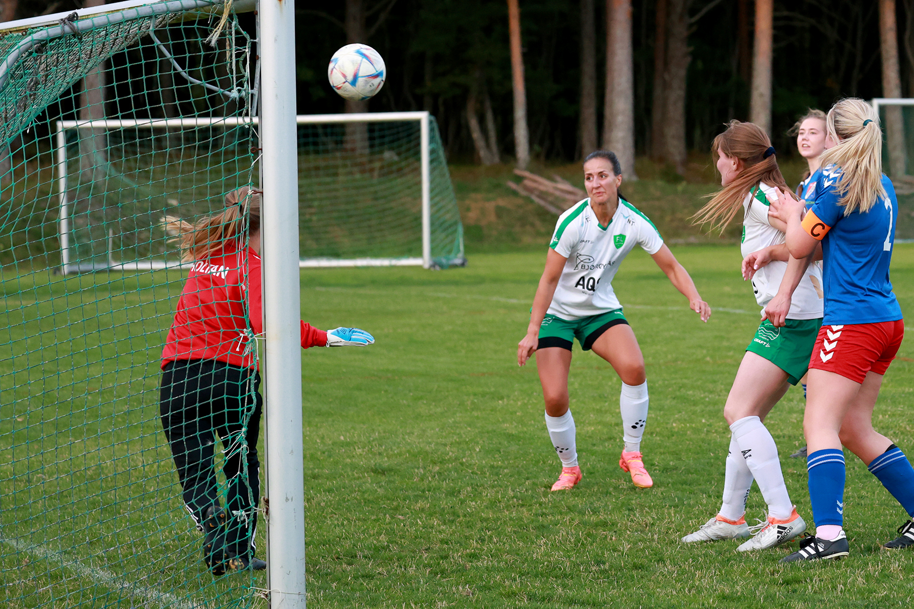Victoria Bentzen header inn Flatangers 15. mål...