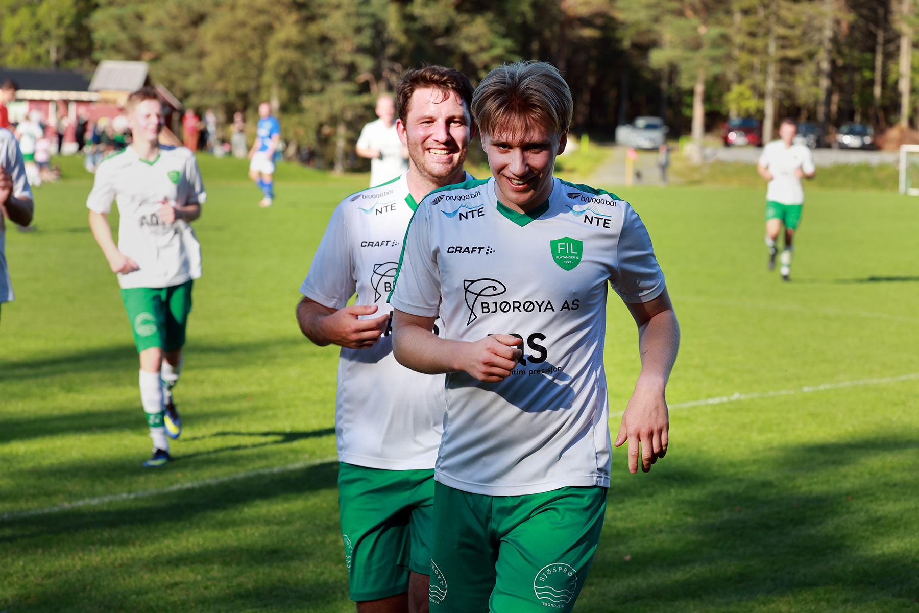 En happy Nicolai Forås etter å ha gitt Flatanger ledelsen.