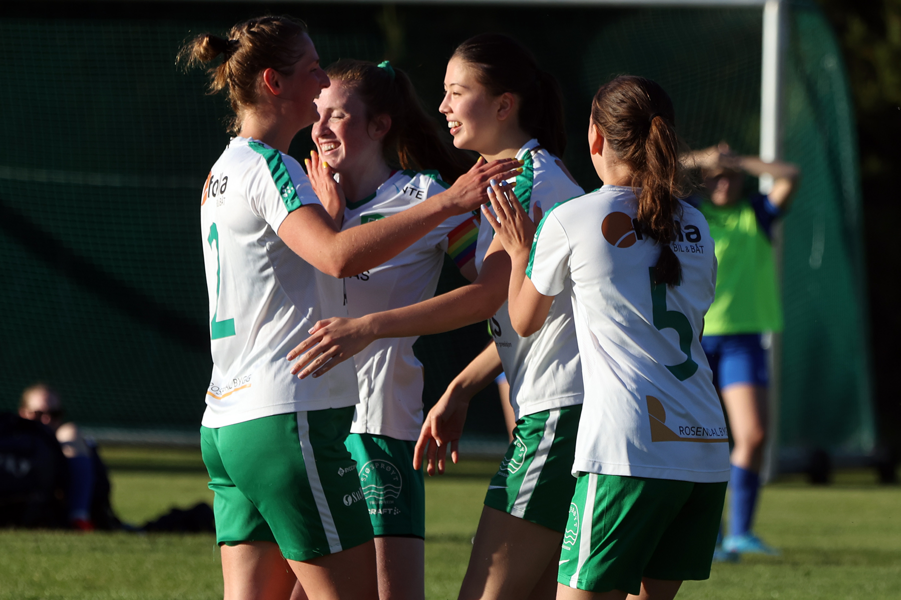 Det ble mye &aring; juble for p&aring; Vikbanen, her etter en av Ylva Haagensens sk&aring;ringer.