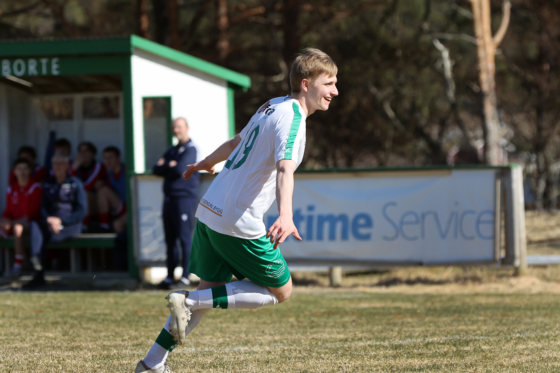 Nicolai Forås jubler etter å ha satt 1-0-målet.