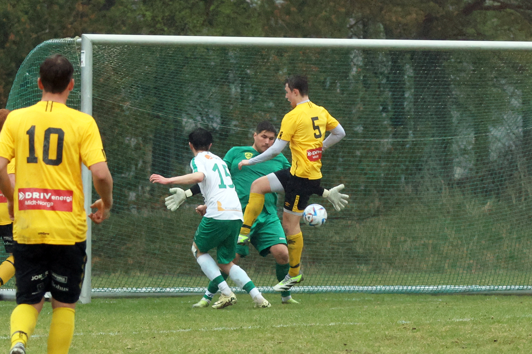 Lucas Haagensen setter inn Flatangers trøstemål i det 90. minutt.