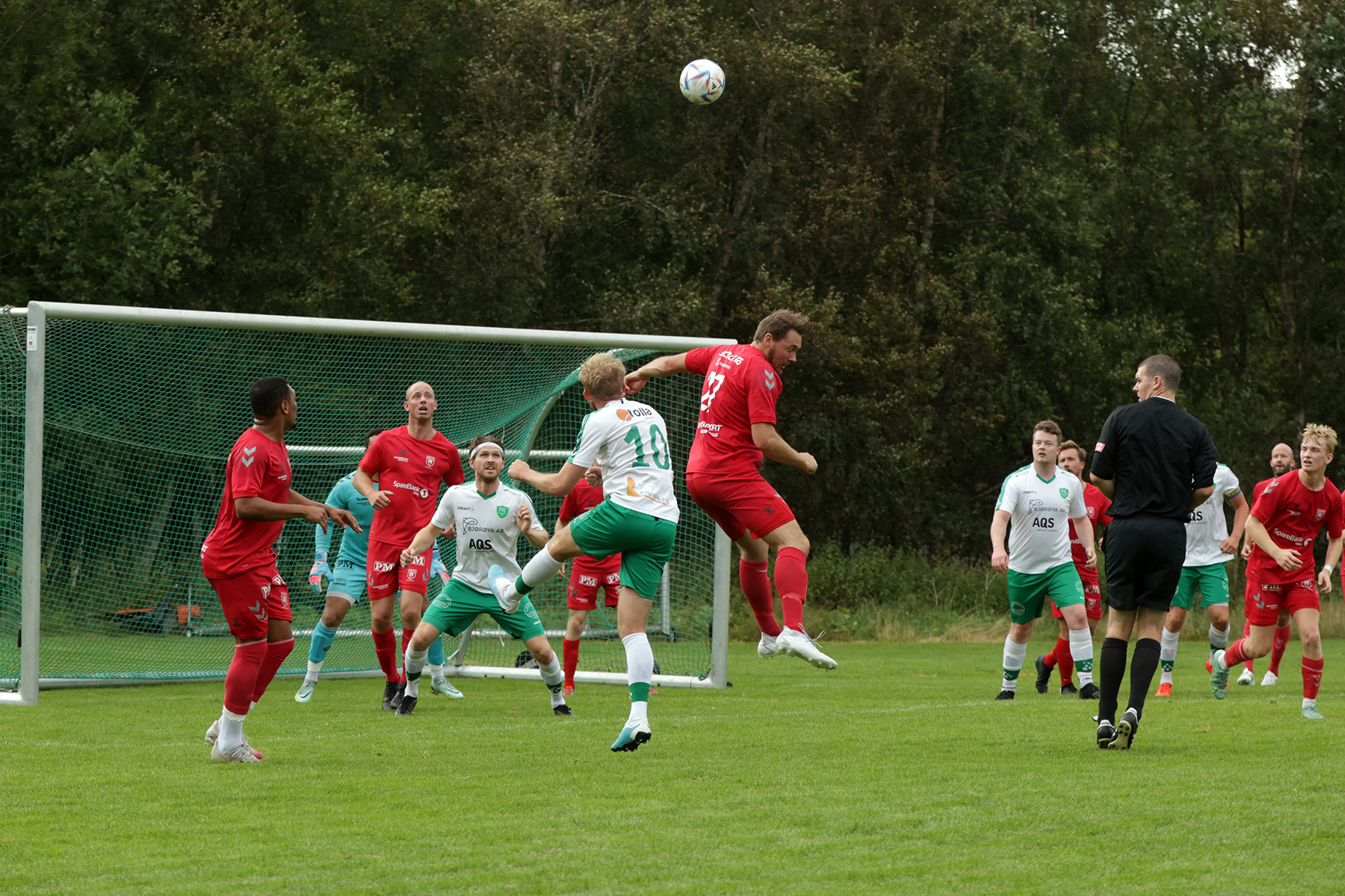 Karl Ivar Dahle H&oslash;stland og resten av forsvaret gjorde en god jobb mot R&oslash;rvik.
