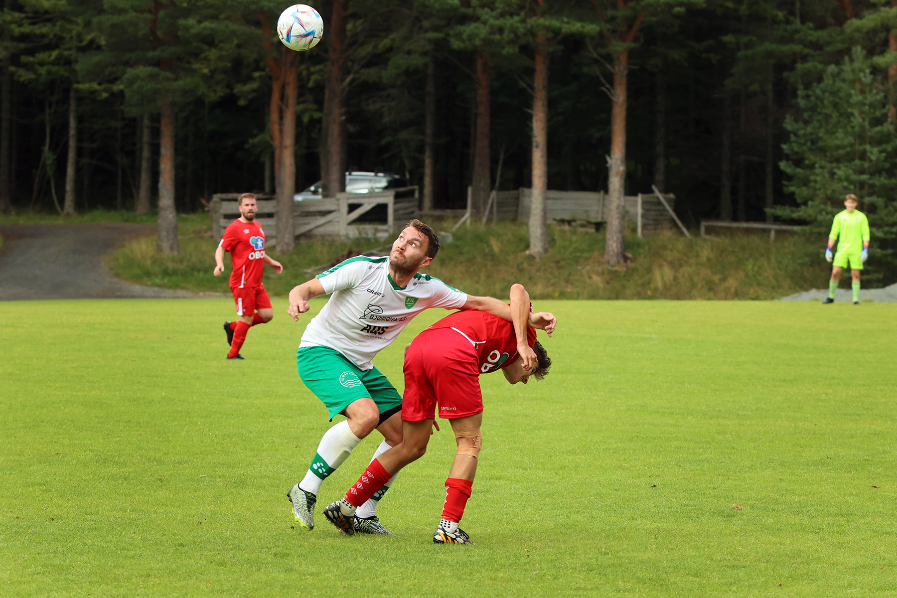 Thomas Einvik fikk frispark for denne holdninga.
