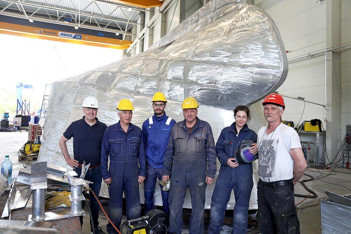 En del av arbeidsstokken er allerede i full sving i nyhallen. Fra venstre: Otto Sj&oslash;lien, Terje Fallet, Benjamin S. Holm, Bj&oslash;rn Monsen, Trine Indermo og Johnny &Oslash;ie.
