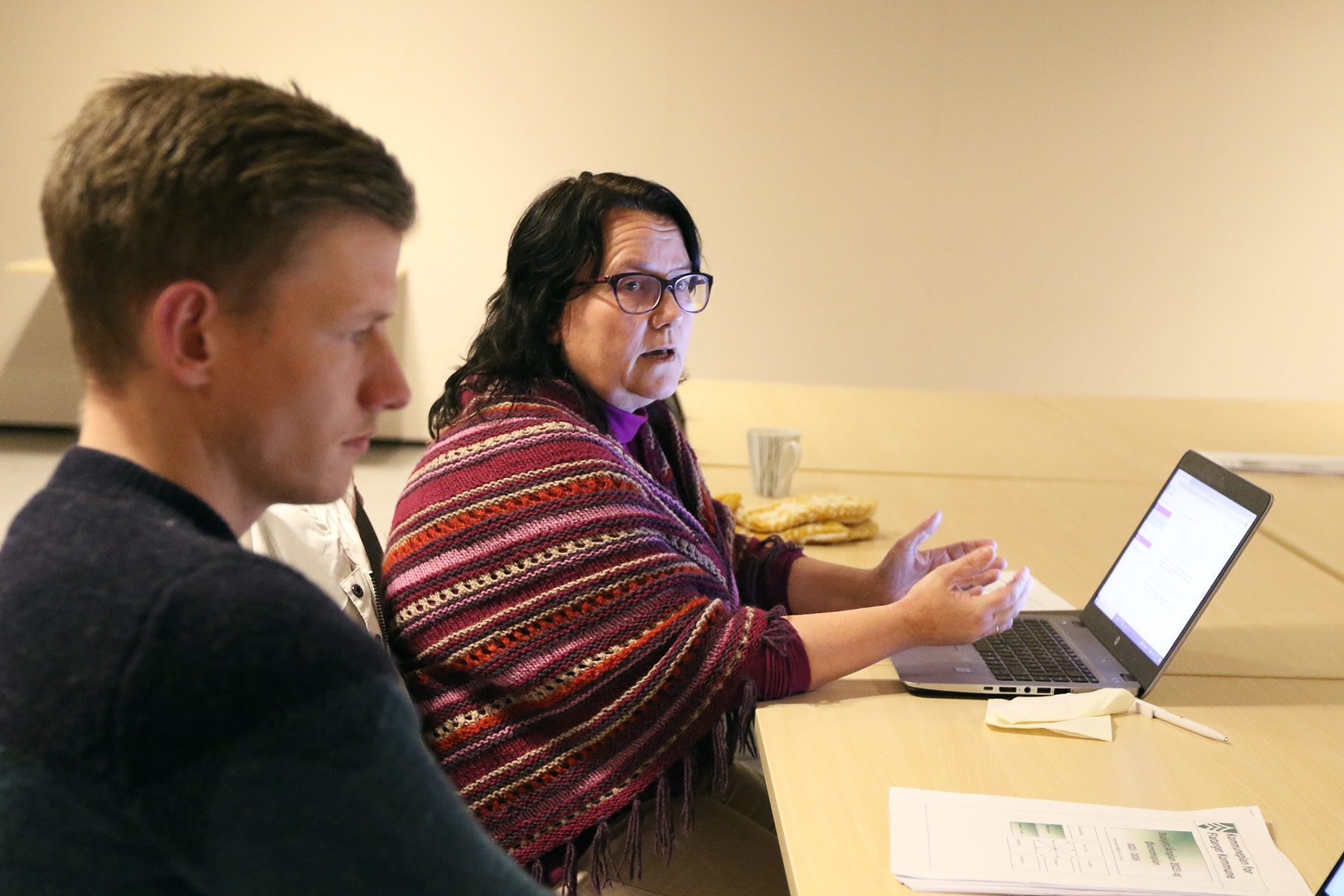 Fredrik Dahle Klocke (Ap) og Turid Kjendlie (SV) er positive til grunnrente p&aring; havbruk, men mener at forslaget fra regjeringen har svakheter og m&aring; endres.