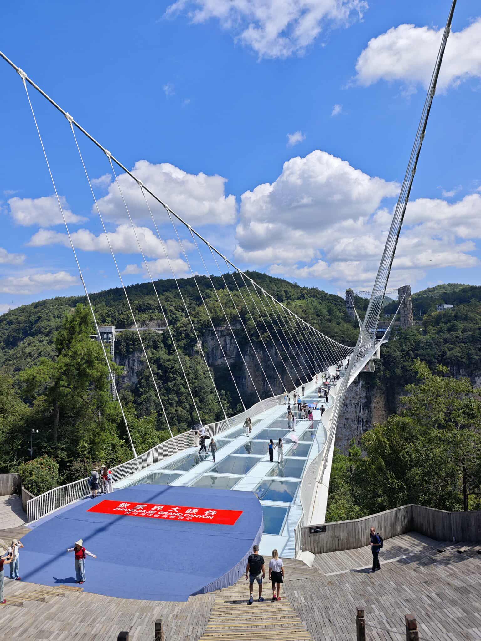 Denne brua var det magisk &aring; g&aring; over, sier Kristina begeistret. Foto: Kristina Jakutiene. 