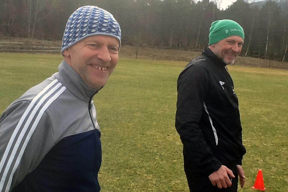 Helge Kristensen var fotballtrener i 2015, og da ble det arrangert kick-off med trener Thomas Sand&oslash; Dahle.