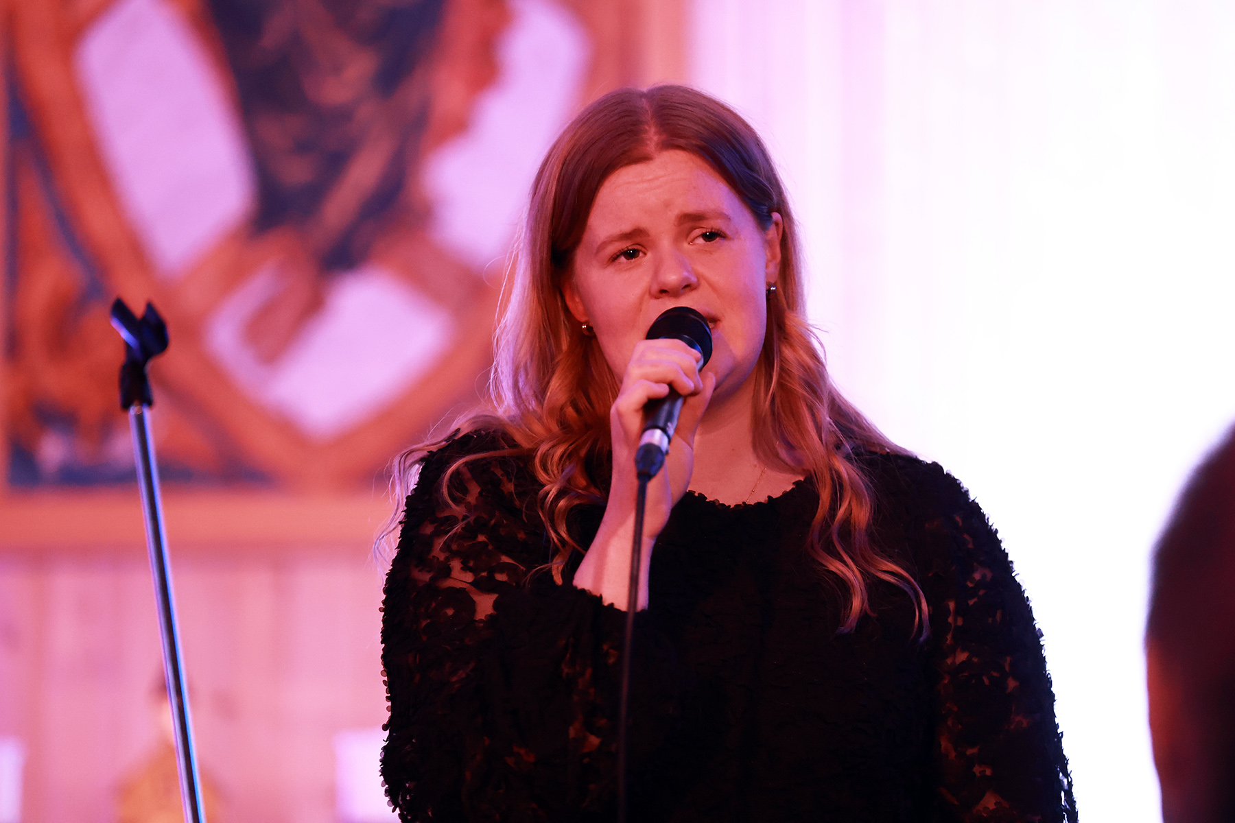 Ida Christine Myren og band ga publikum en flott f&oslash;rjulskonsert i Statland kirke.