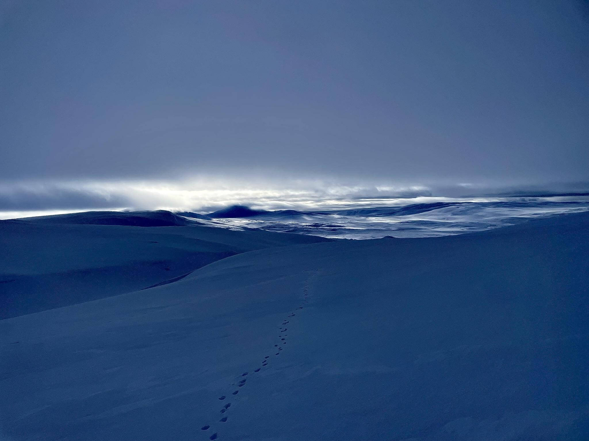 Fredrik har allerede hatt mange fine dager i fjellet, og her har han fotografert utsikten mot Fossdalen. (Foto: Fredrik Dahle Klocke)