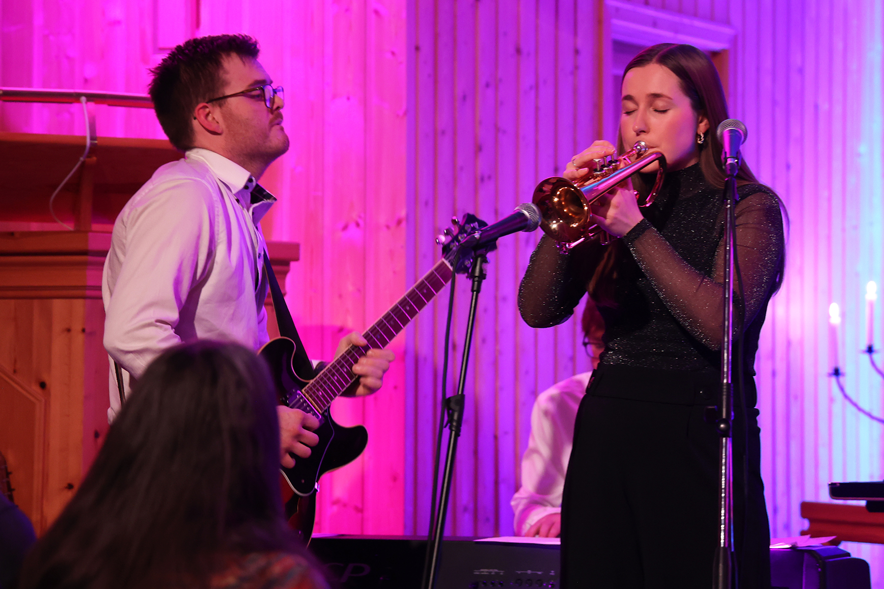 Samboerne Jonas Finanger og Ingveig Gevik i musikalsk samspill.