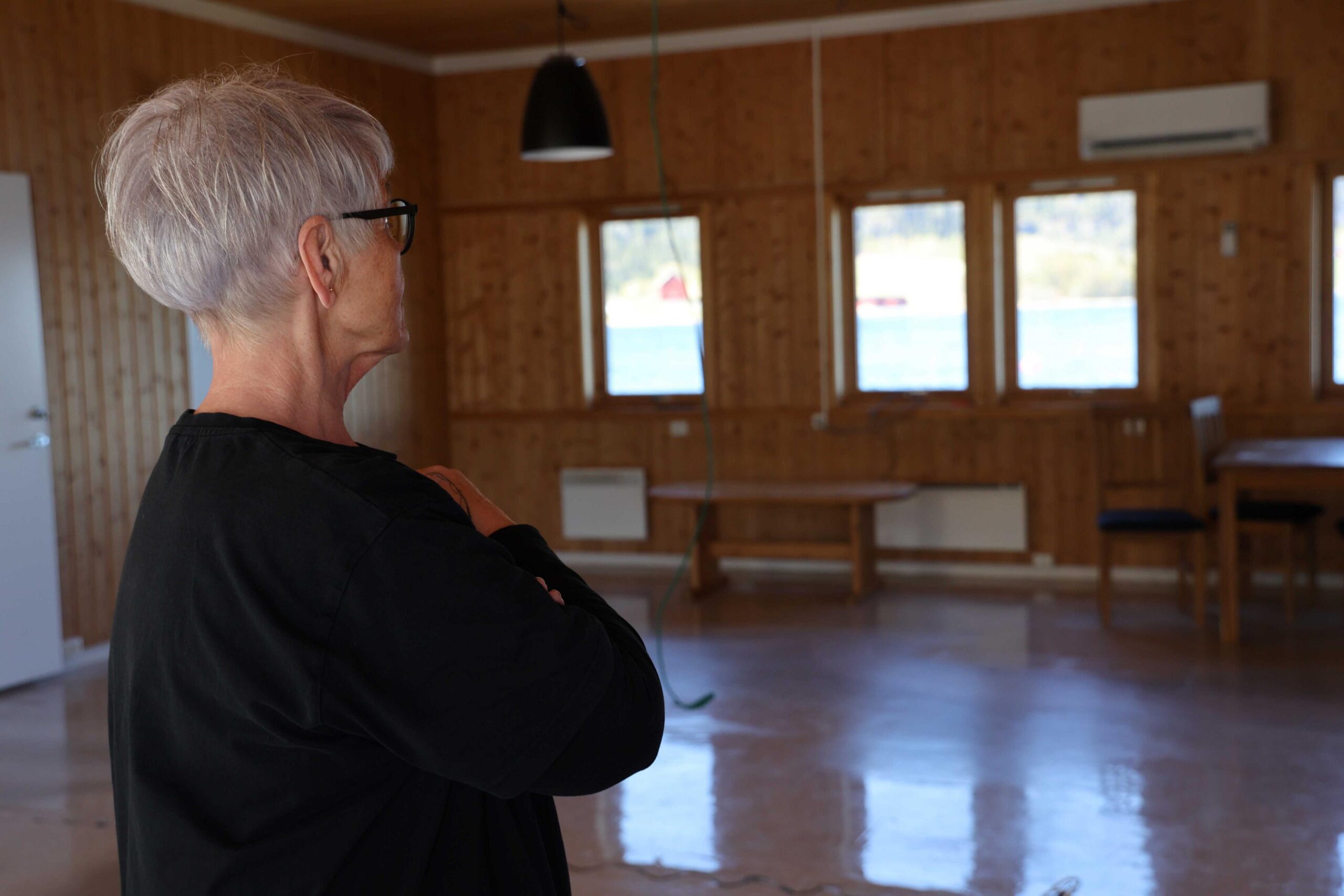 Her skal opp til 40 sm&aring; og store gjester kunne spise vafler og drikke kaffe i Frivilligsentralens kafeteria. F&oslash;r den tid gjenst&aring;r litt oppussing.