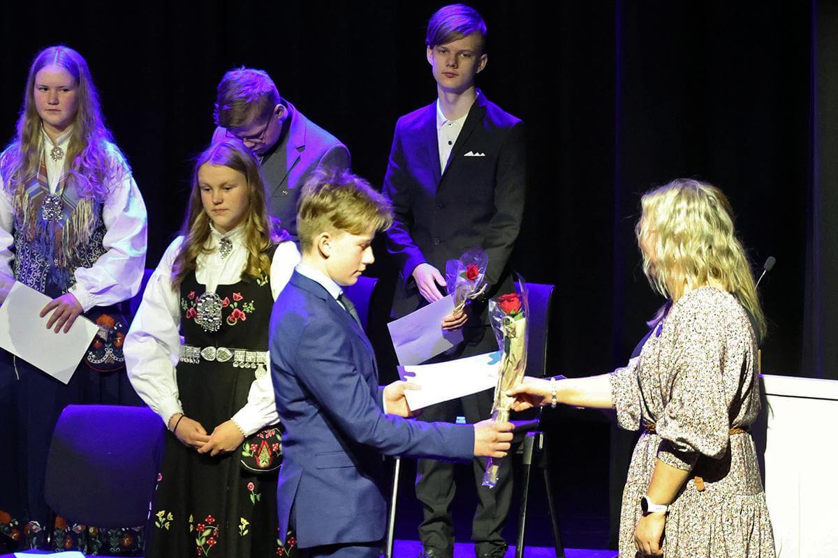 Jonathan Nikolai Bj&oslash;rk&aring;s Strand ble konfirmert l&oslash;rdag i Kulturhuset i Namsos. (Foto: Maria Cassandra Strand)