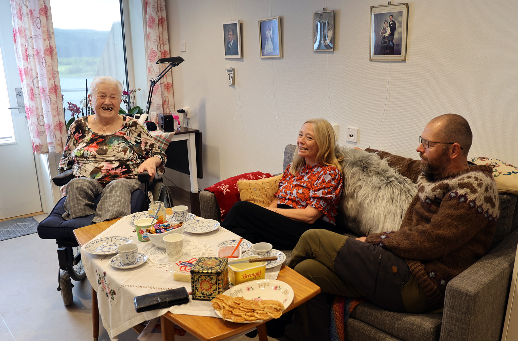 Judith trives i leiligheta, og hun er kjempeglad for at Aase Kristin og Lars ville overta i Trefjorden og drive g&aring;rden videre.