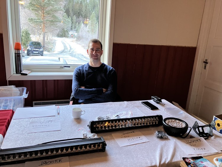 Roger Øie solgte ledbarer og ekstralys til bil.