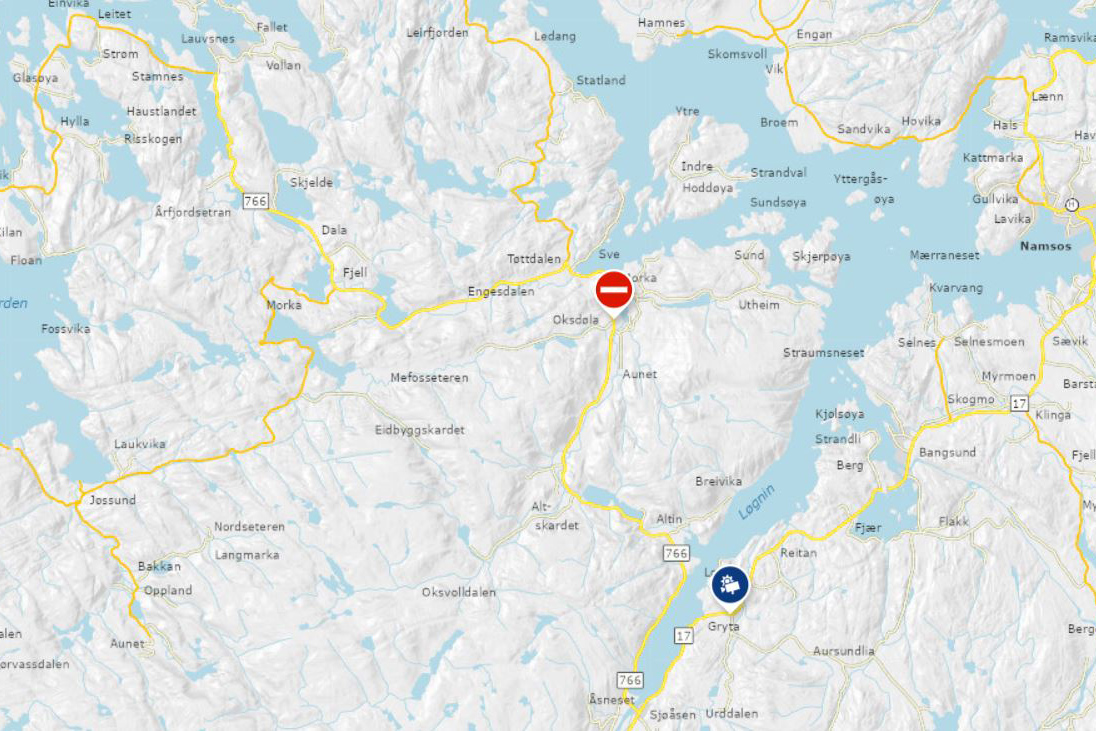 Som kartet viser, er fylkesvei 766 eneste vei ut av Flatanger, Statland og Seter, og den ble stengt i seks-sju timer natt til fredag.
