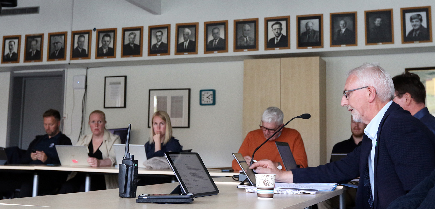 Ordf&oslash;rer Olav J&oslash;rgen Bj&oslash;rk&aring;s er ogs&aring; leder av styret for Frivilligsentralen, som n&aring; har meldt sin interesse for lokaler i Vikskolen.