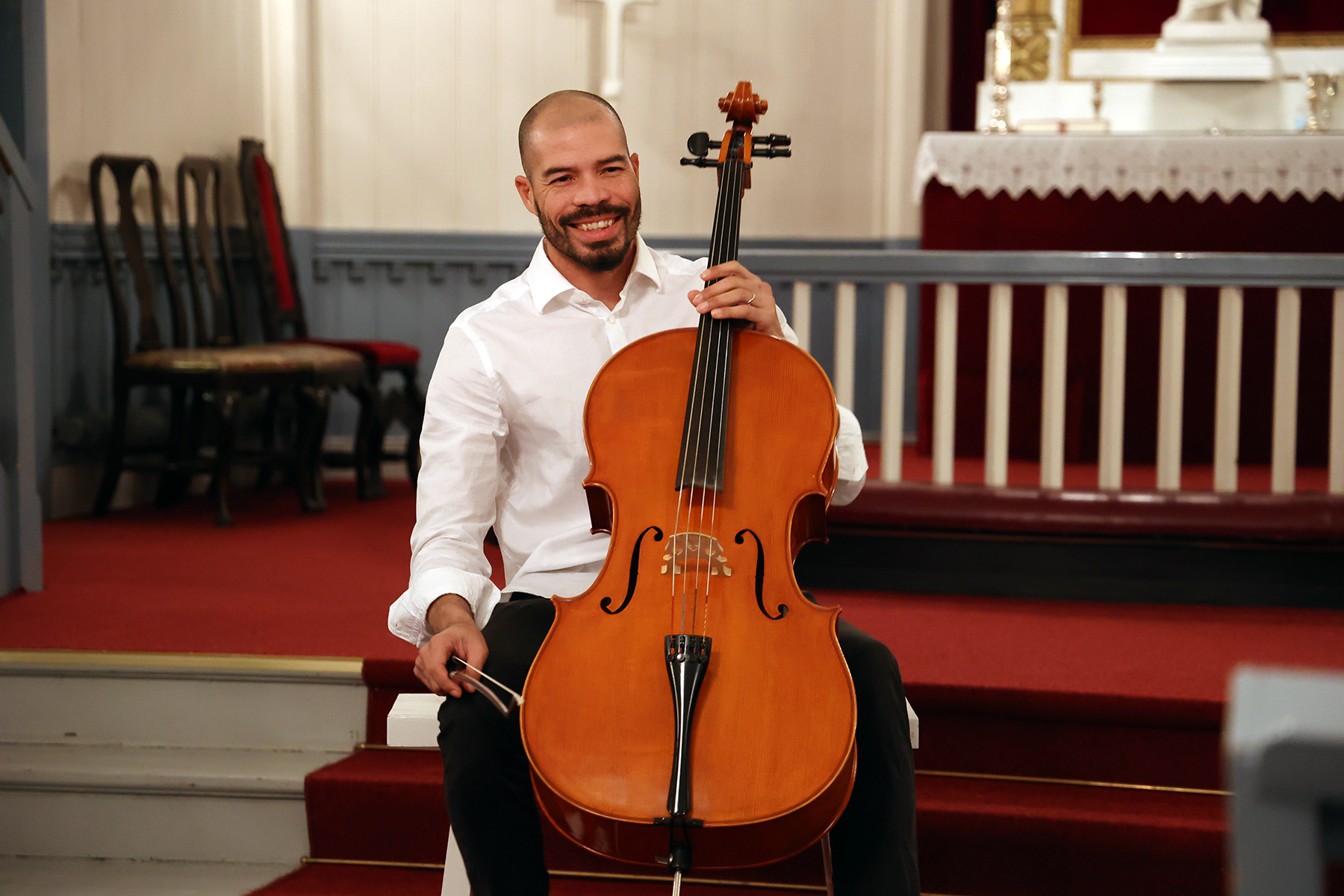 Juan José Stabilito spilte i Vik kirke under kulturkvelden, og han blir å høre i årets musikalske adventskalender.