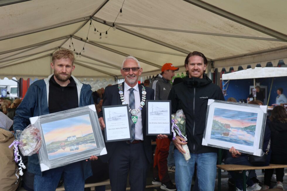 Tove Estensen s&oslash;rget for at vinnerne fikk personlige malerier for &aring; henge i stua.